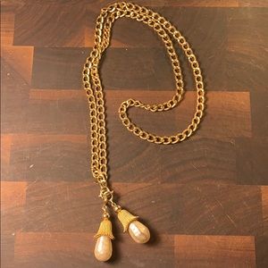 Sarah Coventry gold-colored 29” chain w/2 charms